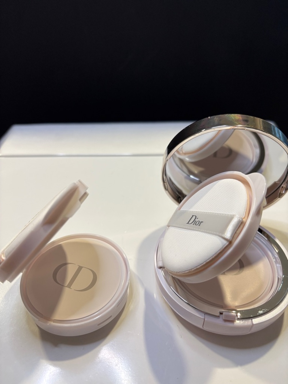 Dior DreamSkin Fresh & Perfect Cushion w extra refill shade 030 - Picture 5 of 8